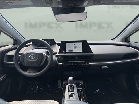 Used 2025 Toyota Prius XLE image 12