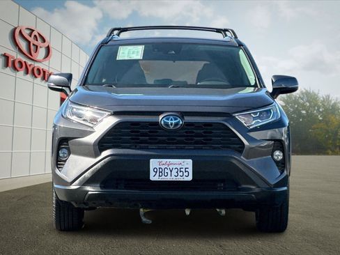 Certified 2020 Toyota RAV4 XLE w/ Convenience Package AWD/4WD image 8