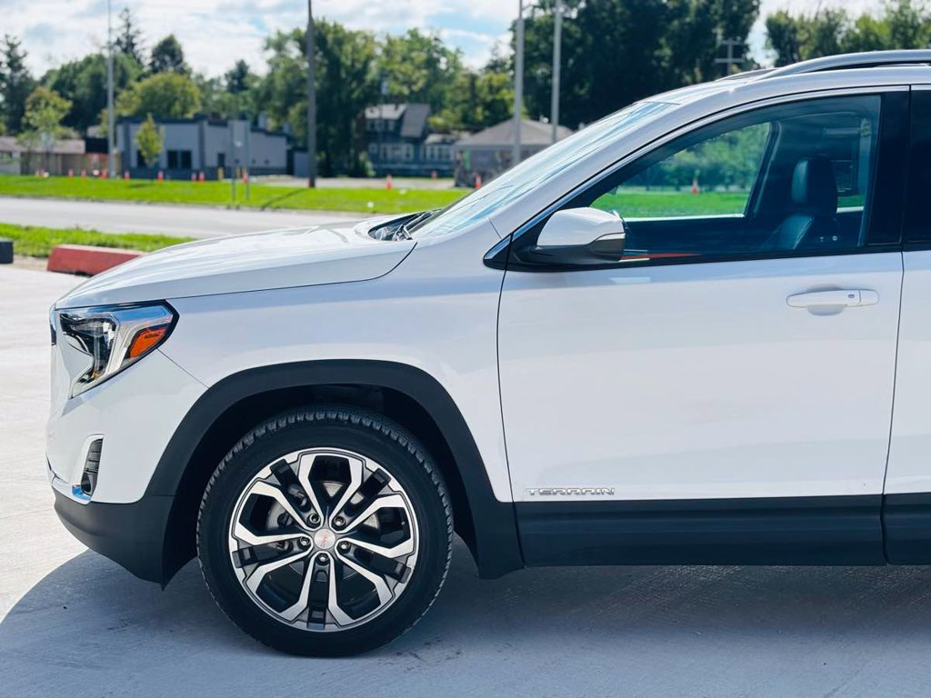 Used 2021 GMC Terrain SLT w/ Infotainment Package II AWD/4WD image 16