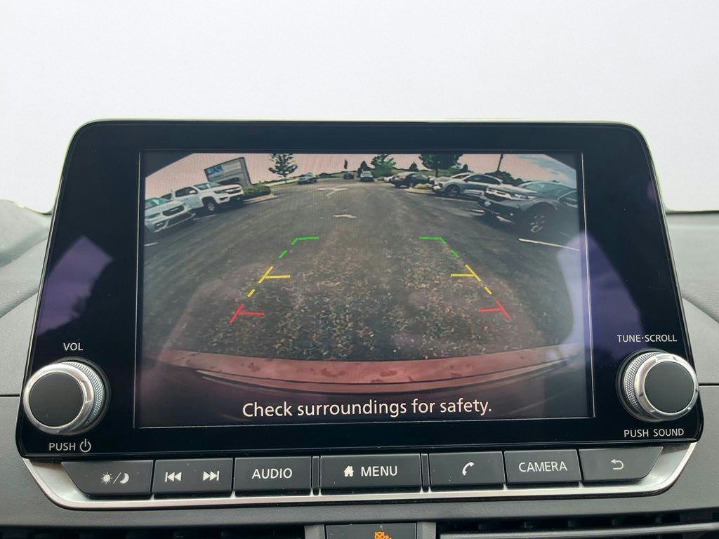 Used 2025 Nissan Altima 2.5 SV FWD image 17