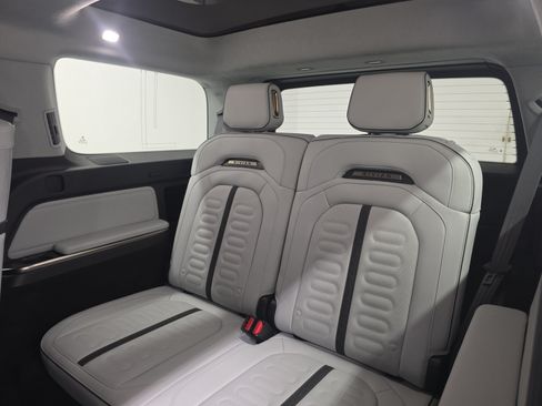 Used 2025 Rivian R1S Adventure AWD/4WD image 22