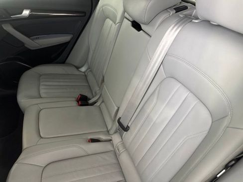 Used 2018 Audi Q5 2.0T Premium Plus w/ Premium Plus Package AWD/4WD image 24