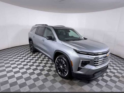 New 2026 Chevrolet Traverse LT w/ Sun and Wheel Package image 3