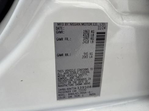 Used 2025 Nissan Altima 2.5 SV FWD image 29