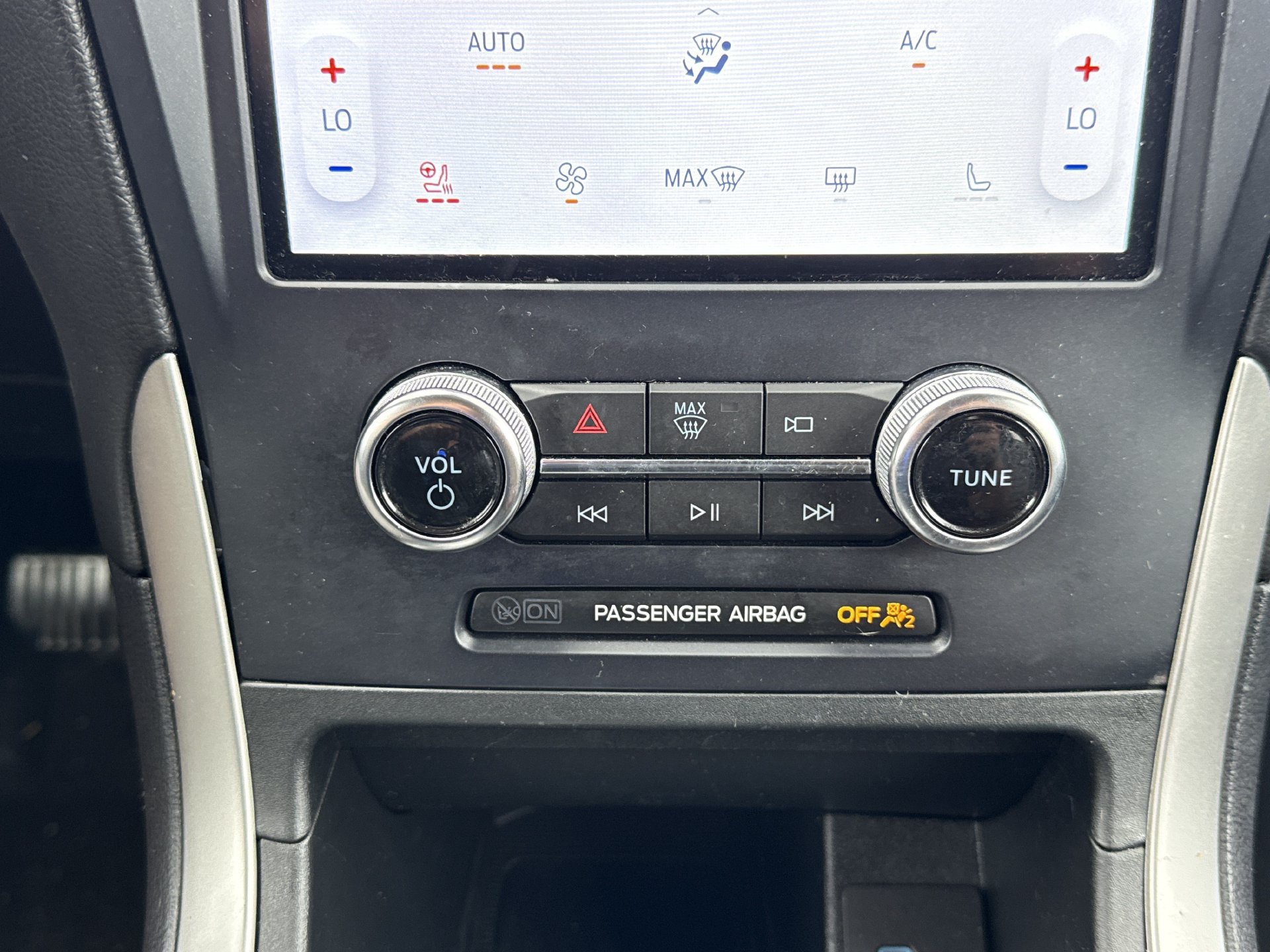 Used 2023 Ford Edge SEL w/ Convenience Package AWD/4WD image 6