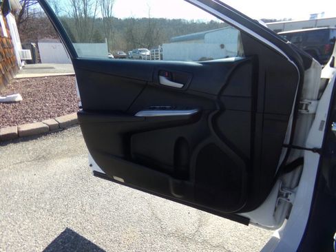 Used 2014 Toyota Camry SE w/ Fleet Convenience Package image 24