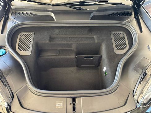 Used 2025 Porsche Macan Electric RWD image 26