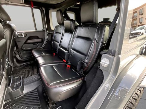 Used 2021 Jeep Wrangler Unlimited Rubicon w/ Xtreme Recon 35" Tire Package AWD/4WD image 19