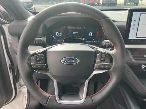 Used 2025 Ford Explorer ST-Line w/ Premium Package image 17