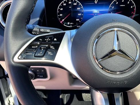 Used 2026 Mercedes-Benz GLB 250 4MATIC image 20
