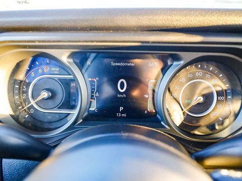 New 2025 Jeep Gladiator Sport image 24