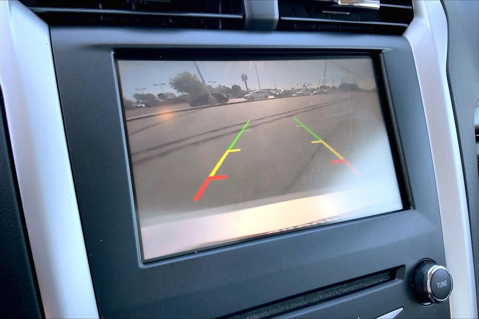 Used 2015 Ford Fusion SE FWD image 24