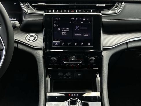 Used 2025 Jeep Grand Cherokee L Altitude RWD image 16