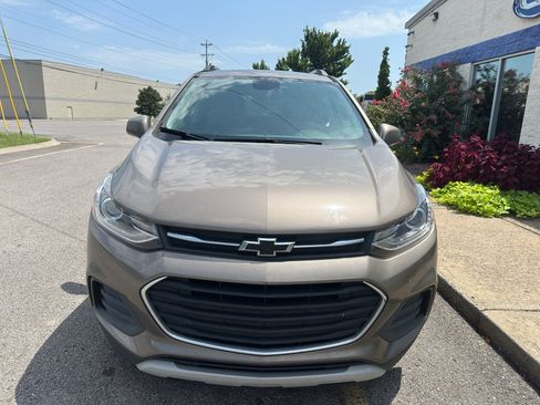 Used 2020 Chevrolet Trax LT w/ Driver Confidence Package FWD image 9
