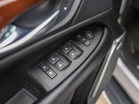 Used 2020 Cadillac Escalade Luxury image 23