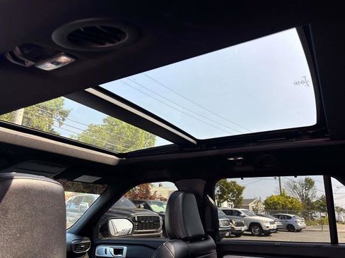 Used 2020 Ford Explorer ST w/ Premium Technology Package image 9