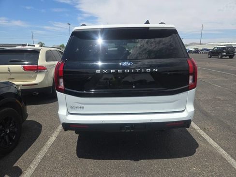Used 2025 Ford Expedition Active AWD/4WD image 4
