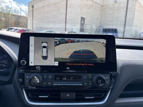 Used 2024 Toyota Grand Highlander Platinum image 14