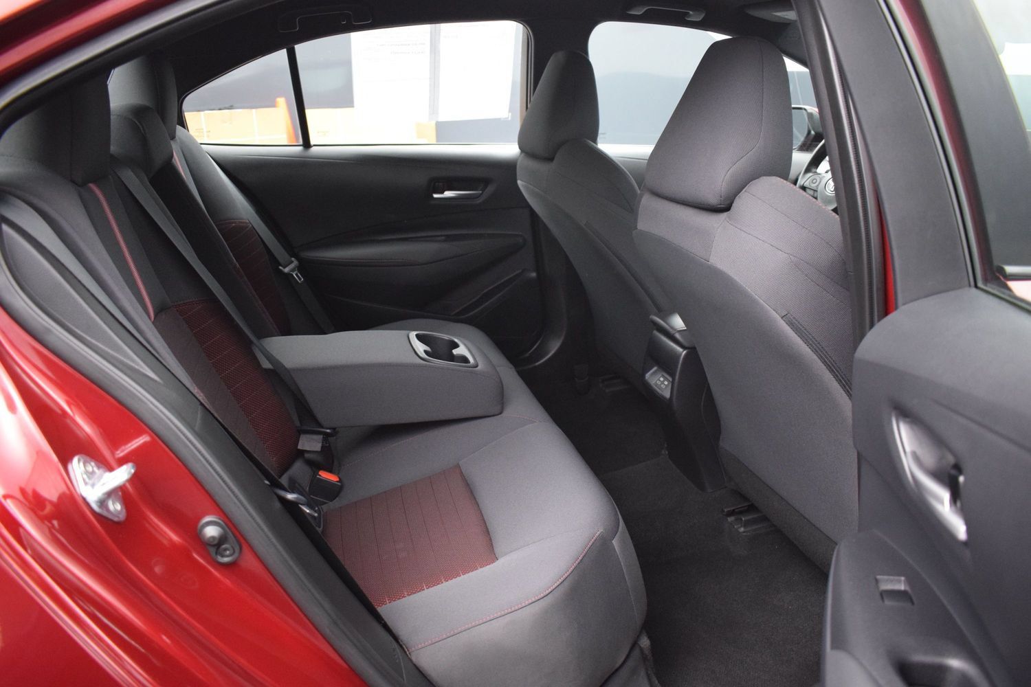 Used 2025 Toyota Corolla SE FWD image 11