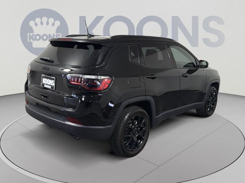 Used 2022 Jeep Compass Latitude w/ Convenience Group AWD/4WD image 7