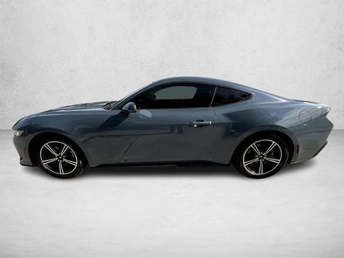 Used 2025 Ford Mustang Coupe RWD image 6