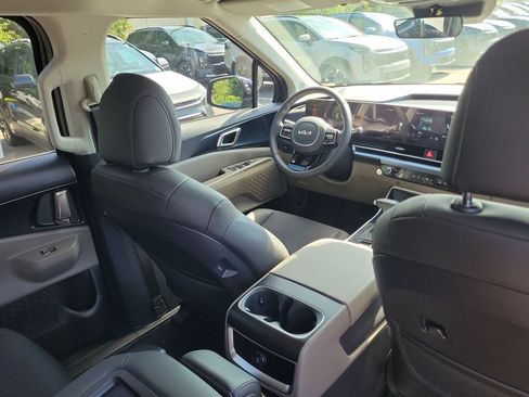 New 2026 Kia Carnival FWD image 13