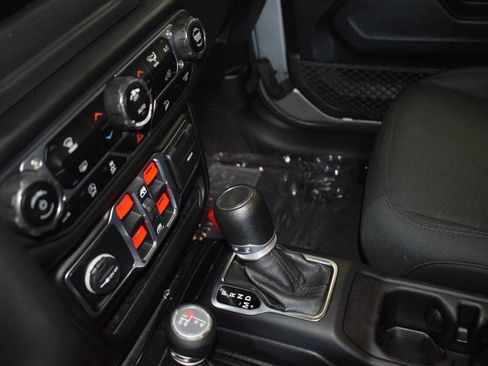 Used 2020 Jeep Wrangler Unlimited Sport AWD/4WD image 31
