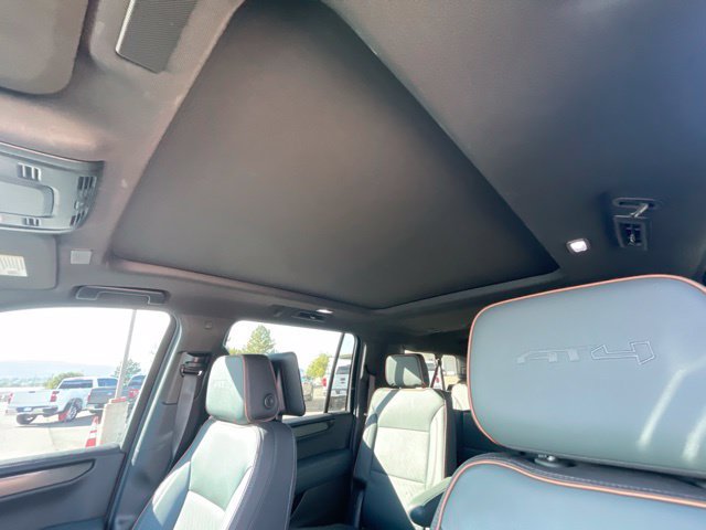 Used 2025 GMC Yukon XL AT4 w/ AT4 Premium Plus Package AWD/4WD image 9