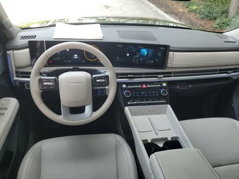 Used 2024 Hyundai Santa Fe Limited FWD image 12