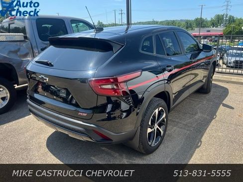 Used 2025 Chevrolet Trax RS w/ Driver Confidence Package FWD image 3