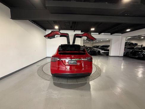 Used 2018 Tesla Model X 75D AWD/4WD image 17