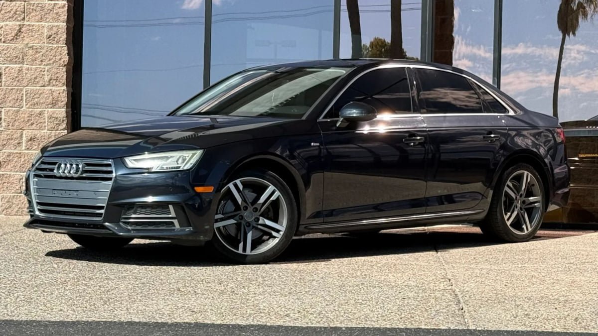 Used 2018 Audi A4 2.0T Ultra Premium Plus w/ Premium Plus Package FWD image 3