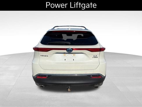 Used 2022 Toyota Venza XLE image 8