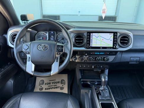 Used 2021 Toyota Tacoma Limited w/ Nightshade Package AWD/4WD image 17