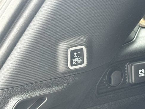 Used 2025 Jeep Grand Cherokee Limited AWD/4WD image 22