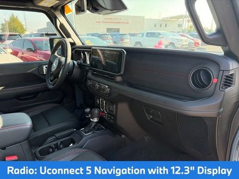 Used 2026 Jeep Wrangler Unlimited Rubicon AWD/4WD image 12