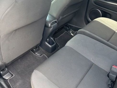 Used 2019 Honda HR-V EX image 8
