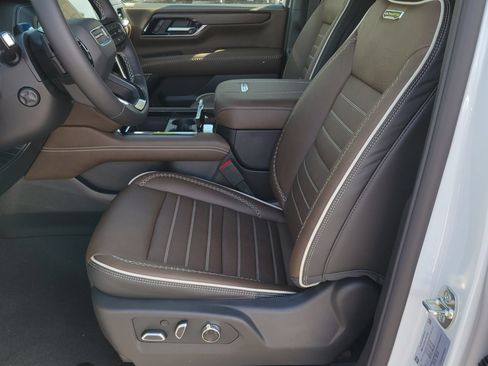 New 2026 GMC Yukon Denali Ultimate AWD/4WD image 6