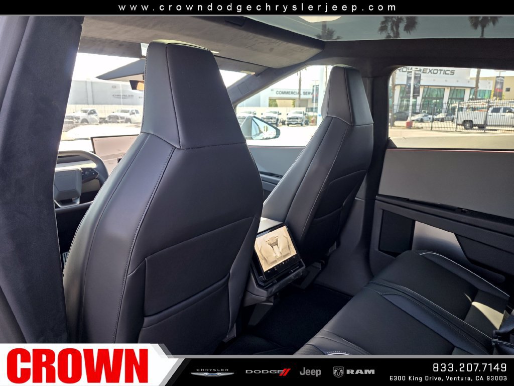 Used 2024 Tesla Cybertruck AWD Crew Cab image 34