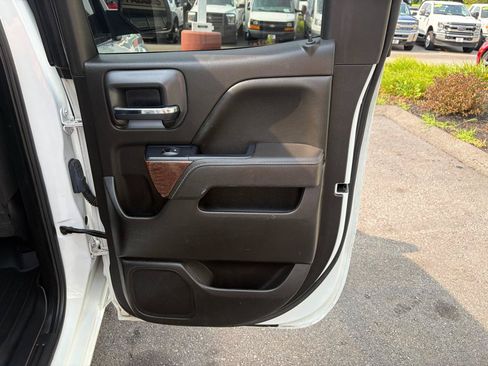 Used 2017 GMC Sierra 1500 SLE w/ SLE Value Package AWD/4WD image 38