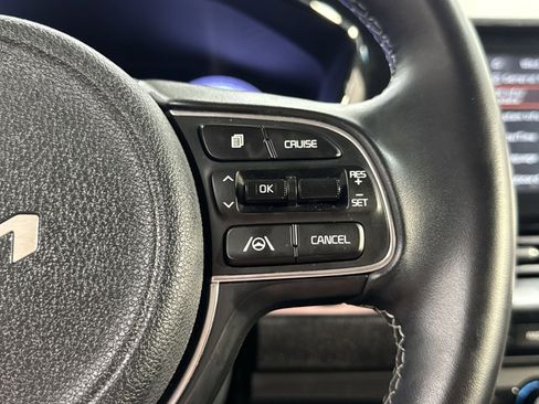Used 2022 Kia Niro LXS FWD image 44