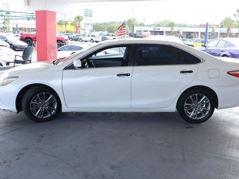 Used 2016 Toyota Camry SE FWD image 8