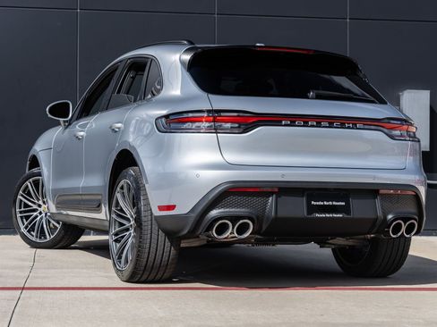 Certified 2026 Porsche Macan AWD/4WD image 3