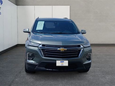 Used 2023 Chevrolet Traverse LT FWD image 8