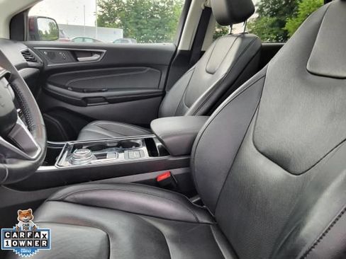 Used 2020 Ford Edge Titanium w/ Equipment Group 301A AWD/4WD image 19