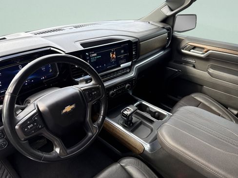 Used 2023 Chevrolet Silverado 1500 High Country AWD/4WD image 8