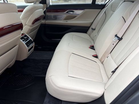 Used 2019 BMW ALPINA B7 xDrive AWD/4WD image 21