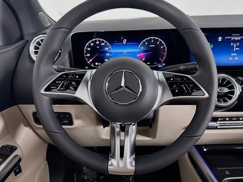 New 2026 Mercedes-Benz GLA 250 image 17