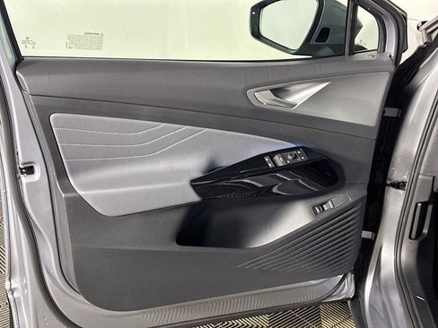Used 2023 Volkswagen ID.4 Pro S image 10