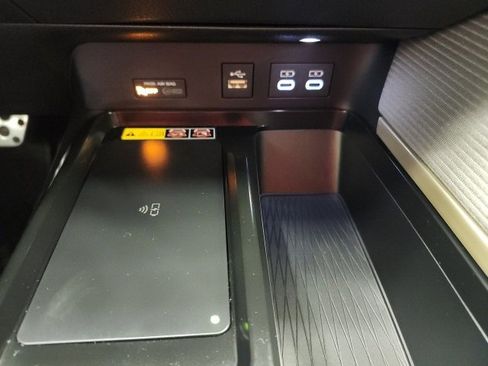 Used 2025 Toyota Camry SE image 66